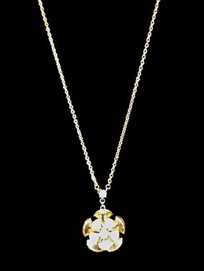 Gold Tone Divas Flower Pendant Necklace